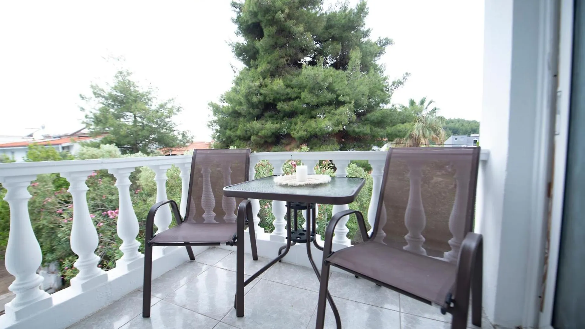 Villa De Flores Toroni 0*,
