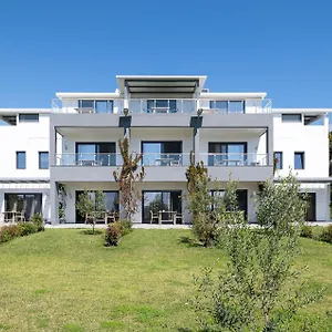 Διαμέρισμα Miranda Roshi, Τορώνη